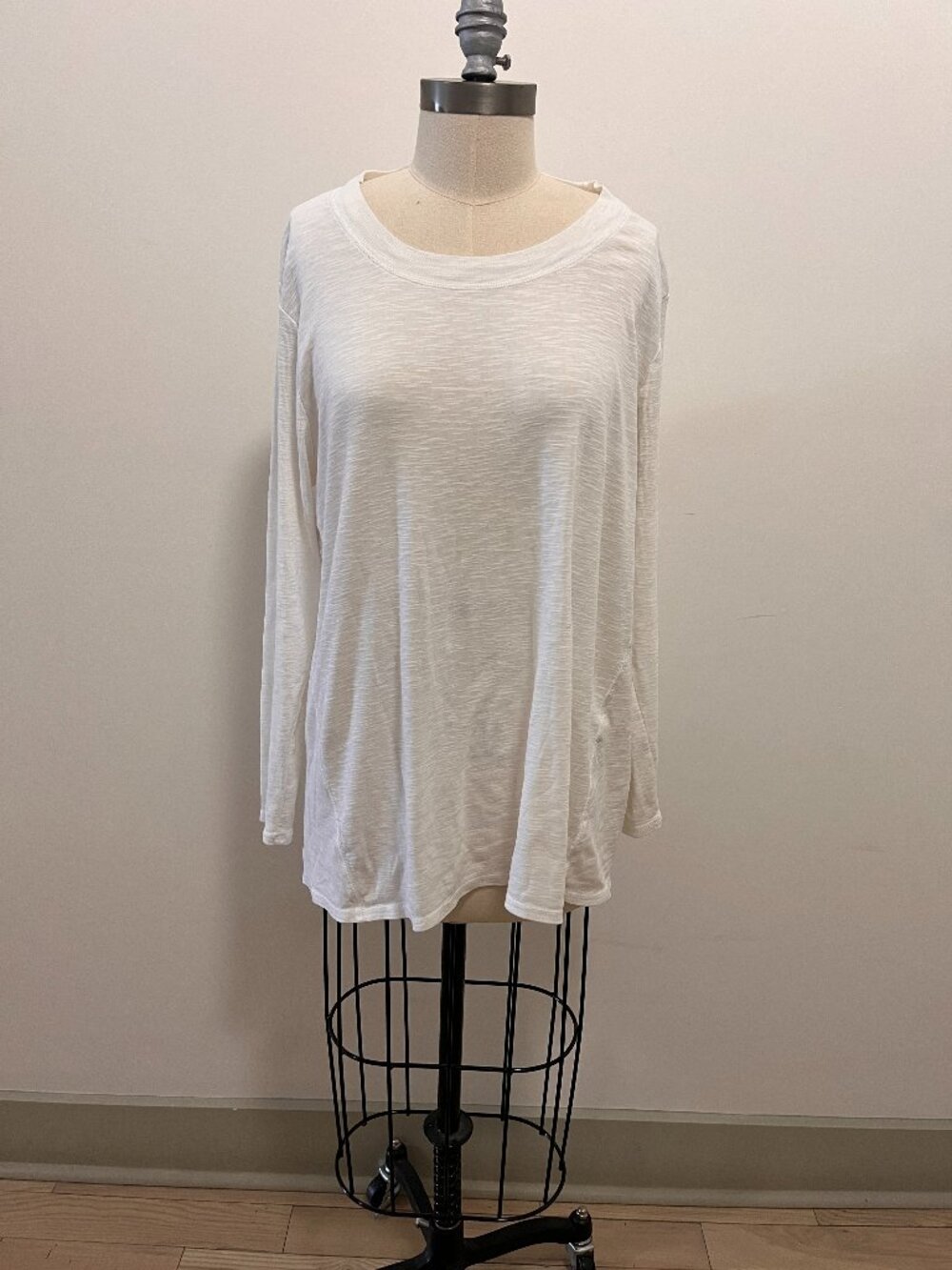 J.JILL White Pima Cotton Longsleeve Scoop-Neck Elliptical Tunic Top
